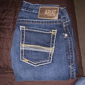 Ariat M7